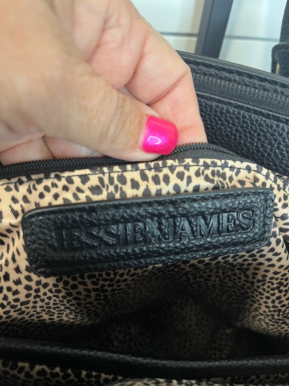 Jessie James Dina Concealed Bag - Black Satchel - Picture 2 of 8
